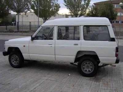 Nissan Patrol Largo TA 6 cil. 9pl.