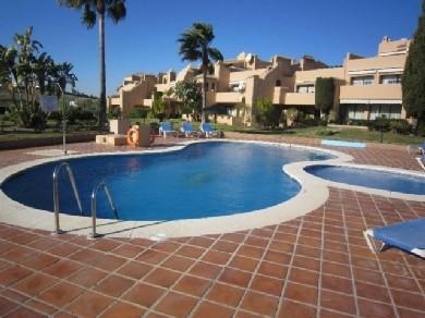 Apartamento con 2 dormitorios se vende en Benahavis, Costa del Sol