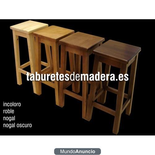 Taburetes de madera pintados