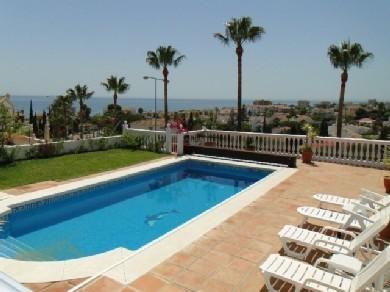 Chalet con 4 dormitorios se vende en Mijas Costa, Costa del Sol