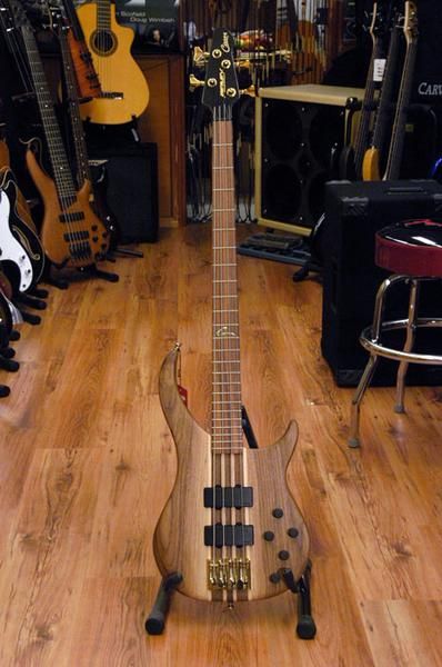 Vendo bajo electrico peavey cirrus walnut usa