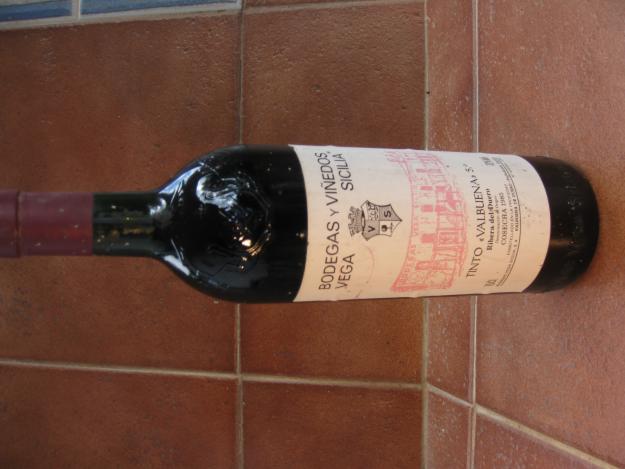 Vendo una botella Vega Sicilia Valbuena 5ª de 1993 por 70 €