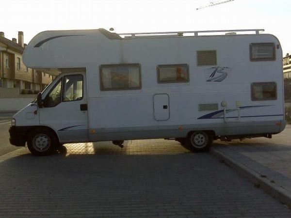 AUTOCARAVANA BURSTNER A576 2.8 TDI CAPUCHINA 2002