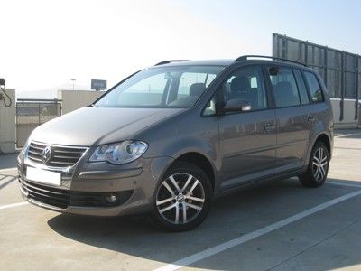 VOLKSWAGEN TOURAN 1.9TDI TRAVELLER 7PLAZAS NAVI-PARKTRONIC-6VEL-FULL - Barcelona