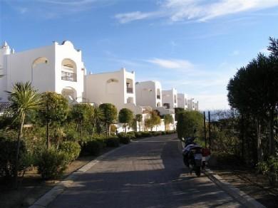 Chalet con 4 dormitorios se vende en Benalmadena Pueblo, Costa del Sol