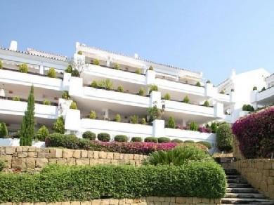 Apartamento con 3 dormitorios se vende en Marbella, Costa del Sol