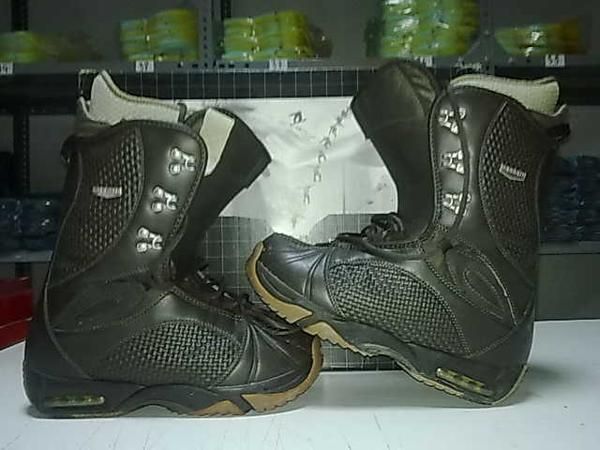 Vendo bota snow burton sabbath brown 10.5 usa/ 43.5 eur.