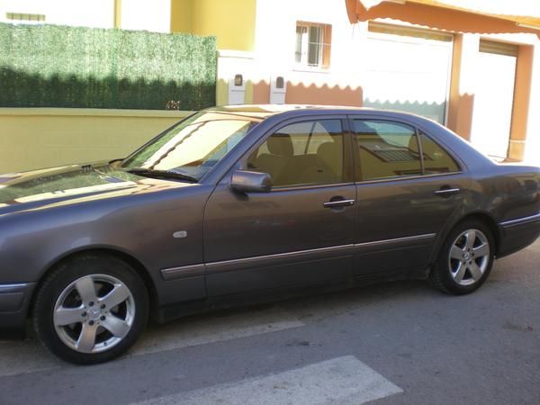 Vendo Mercedes Benz 300TD Elegance