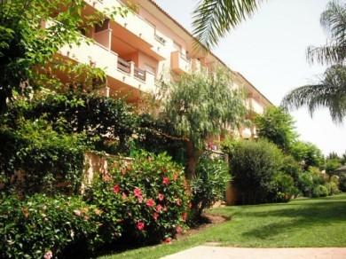 Apartamento con 4 dormitorios se vende en Marbella, Costa del Sol