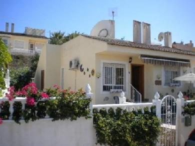 Chalet pareado con 2 dormitorios se vende en Rojales, Vega Baja Torrevieja