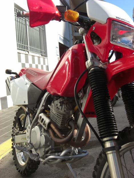 Vendo XR 250 AÑO 2000