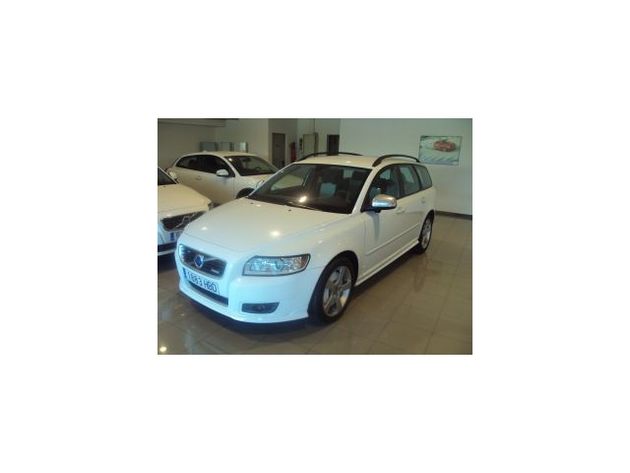 VOLVO V50 D4 R-DESIGN