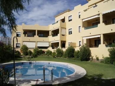 Apartamento con 2 dormitorios se vende en Marbella, Costa del Sol