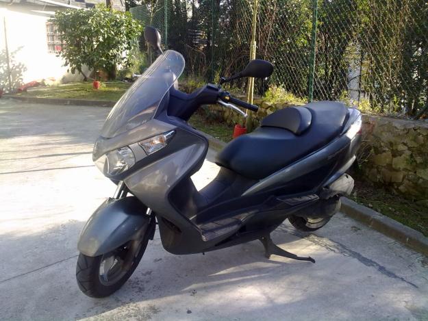 Suzuki Burgman 125 Modelo UH