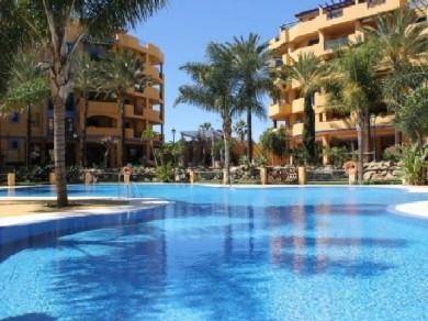 Apartamento con 3 dormitorios se vende en Marbella, Costa del Sol