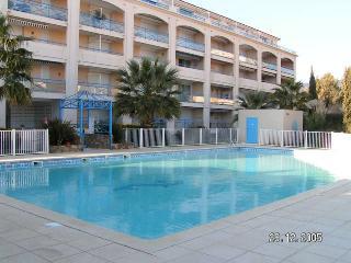 Apartamento en residencia : 2/6 personas - piscina - junto al mar - le lavandou  var  provenza-alpes-costa azul  francia