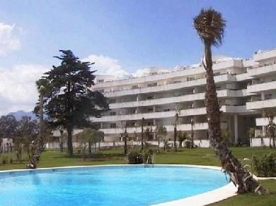 Apartamento con 2 dormitorios se vende en Estepona, Costa del Sol