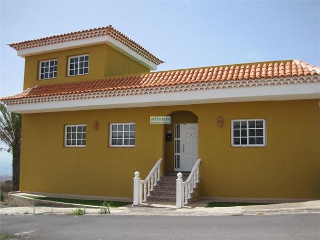 Casa unifamiliar con terreno en Arico.