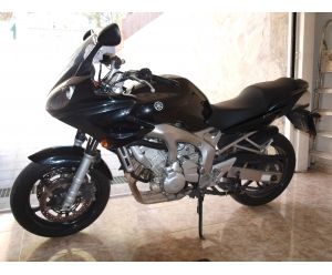 YAMAHA FZ6