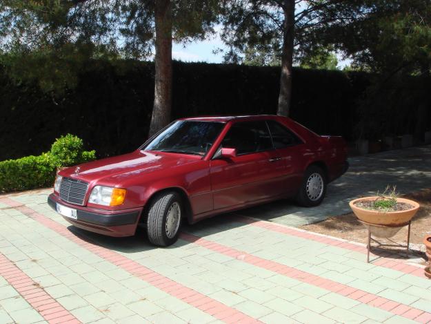 vendo mercedes 300 ce automatico, cuero nuevo, chapa impecble. aire, tf 669366180 tardes.