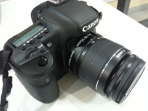 Canon Eos 7d + Objetivo EFS 18-55 IS + Protector LCD