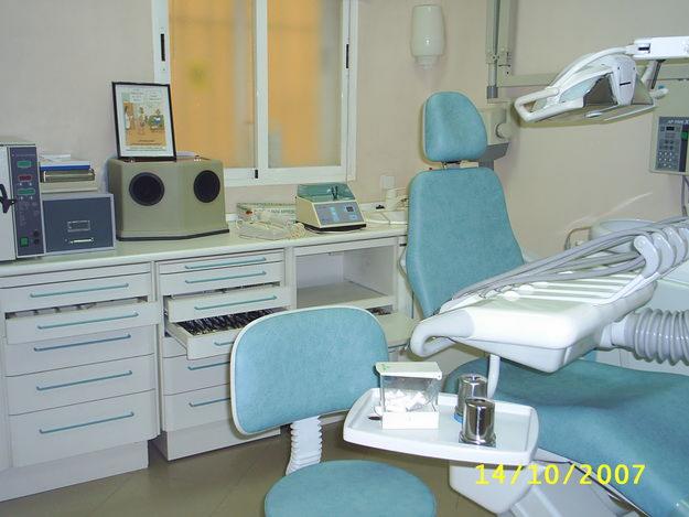 EQUIPO DENTAL COMPLETO MADRID. 8500 EUROS