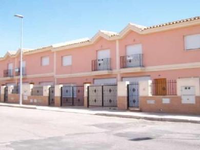 Chalet con 3 dormitorios se vende en Pinoso