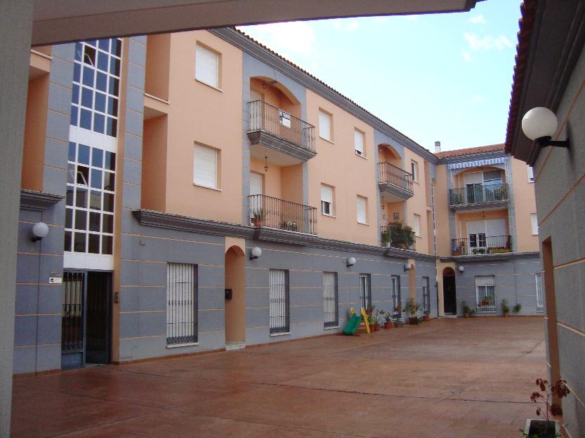 Piso centro villanueva 3hb, 2b, gara tras pisc cocina amueb..urge