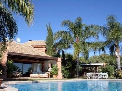 Chalet con 6 dormitorios se vende en Marbella, Costa del Sol