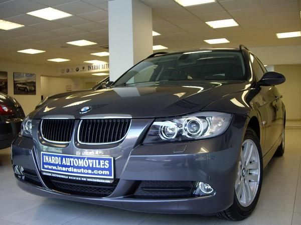 BMW  320d Touring  Con GPS, BLUETOOTH Y TECHO PANORAMICO!! Motor Efficient Dynamic 177 cv.