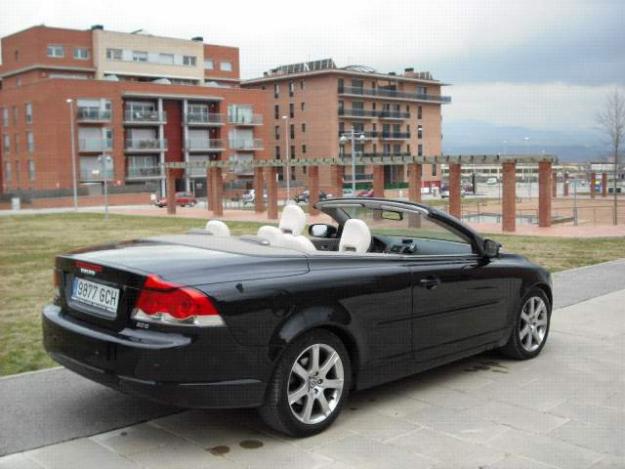 2007 Volvo C70 2.0d 136 cv negro 53000 Km