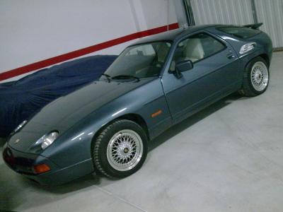 Porsche 928 S4