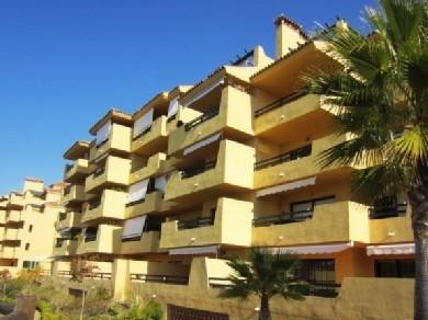 Apartamento con 3 dormitorios se vende en Estepona, Costa del Sol