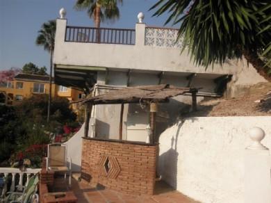 Chalet con 2 dormitorios se vende en Benalmadena Costa, Costa del Sol