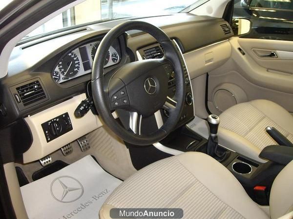 Mercedes Benz Clase B 180 CDI Negro interior beige!  Paquete Deportivo !!