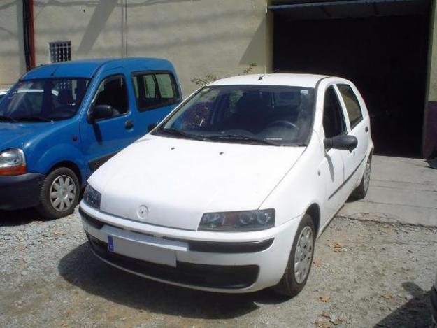 Venta de coche Fiat PUNTO ELX 16V. 1.2 80CV. 5P. '00 en Parets Del Vallès