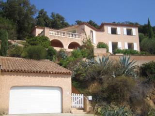 Villa : 8/8 personas - piscina - vistas a mar - le lavandou  var  provenza-alpes-costa azul  francia