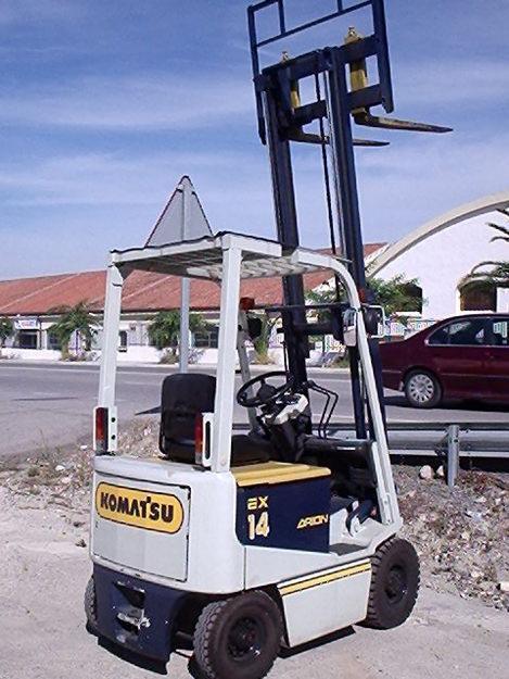 se vende carretilla elevadora electrónica KOMATSU