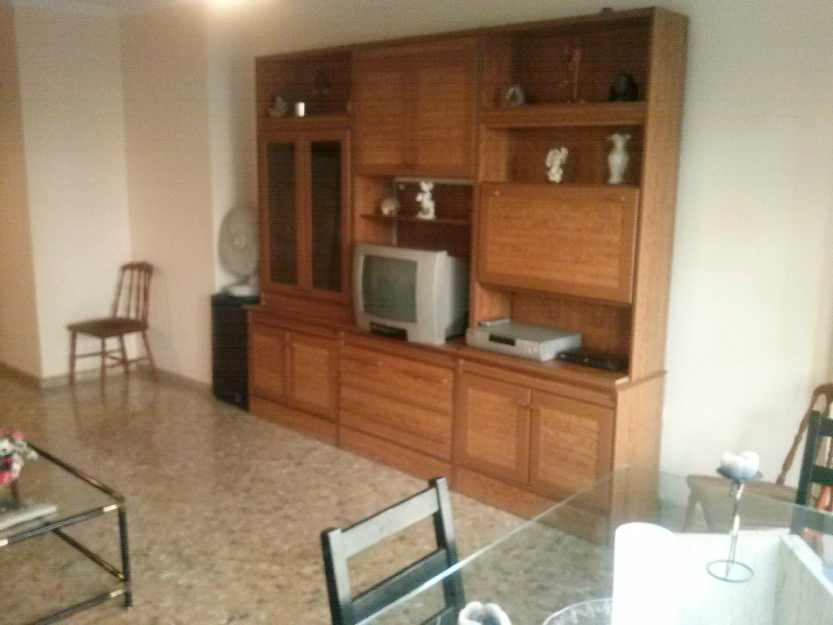 se vende mueble comedor en perfecto estado