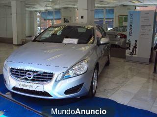 Volvo S60 D5 MOMENTUM