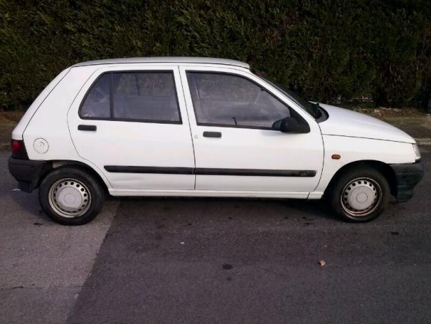 Se vende Renault Clio 1200