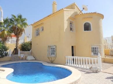 Chalet con 2 dormitorios se vende en Villamartin, Costa Blanca