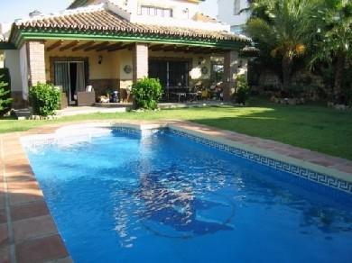 Chalet con 5 dormitorios se vende en Mijas Costa, Costa del Sol