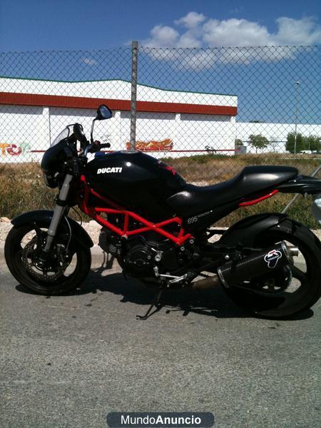 OPORTUNIDAD! DUCATI MONSTER 695 CON 13000KM