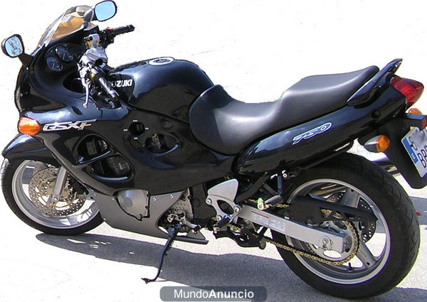 Suzuki GSX750F