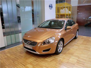 Volvo S60 MOMENTUM 2.0T