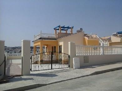 Chalet con 3 dormitorios se vende en Villamartin, Costa Blanca