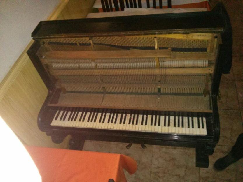 Piano Pleyel & Cie. Año de fabricación 1890-1900.