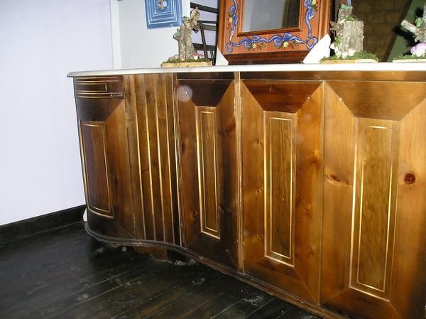 Mueble de baño en  madera con encimera de mármol