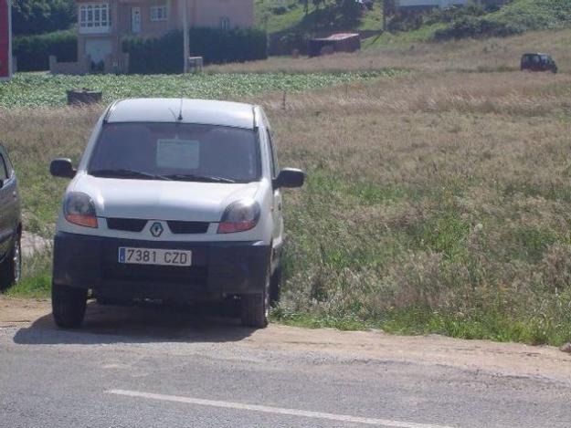 Venta de coche Renault Kangoo 1.9dci 4x4 Privilege 85cv 5p '05 en Cee